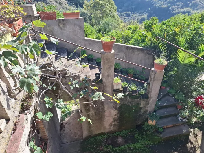 Image No.9-5 Bed House for sale