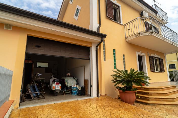 Image No.3-2 Bed Villa for sale