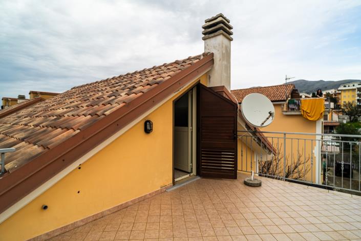 Image No.9-2 Bed Villa for sale