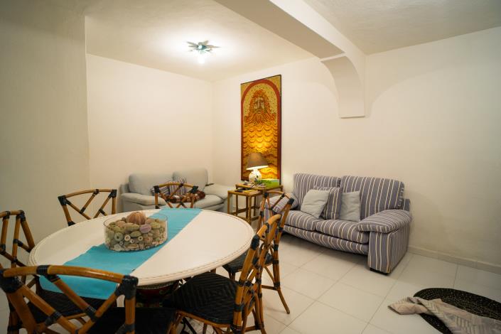 Image No.8-2 Bed House for sale