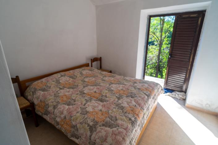Image No.5-2 Bed House for sale