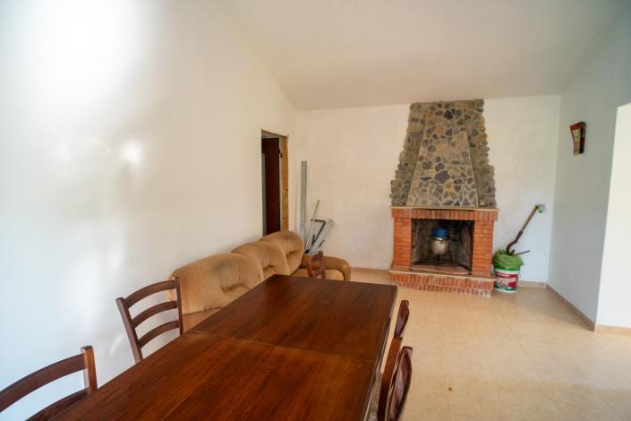 Image No.8-2 Bed House for sale