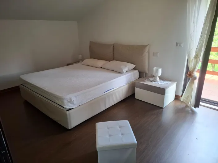 Image No.15-3 Bed House for sale