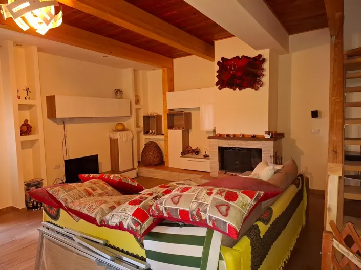 Image No.8-3 Bed House for sale