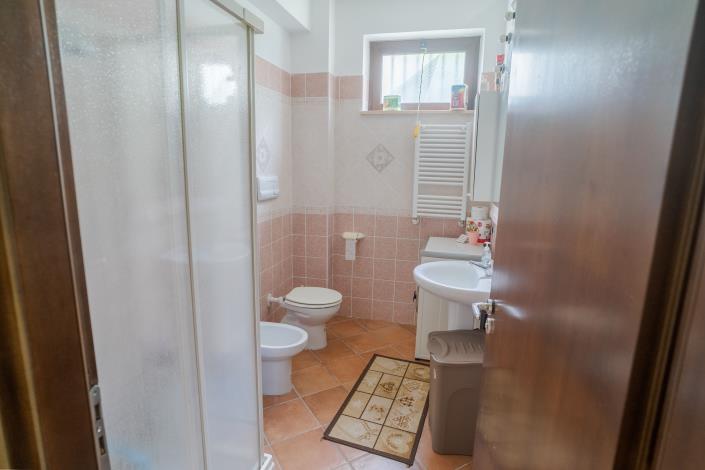 Image No.6-9 Bed Villa for sale