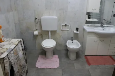 originalbathroom-2nd-view6a5759316fc3bjpg