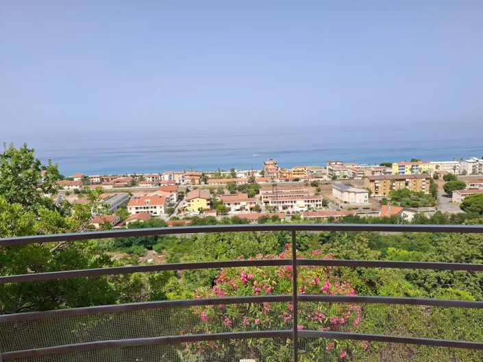 Image No.20-3 Bed House for sale