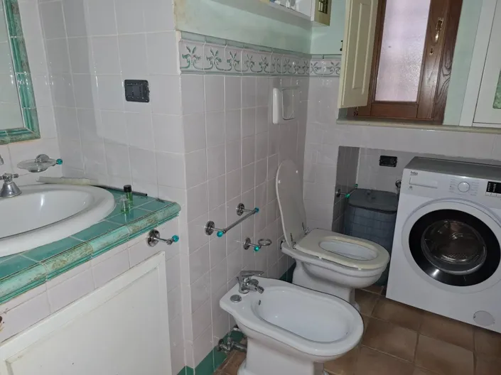 Image No.13-1 Bed Property for sale