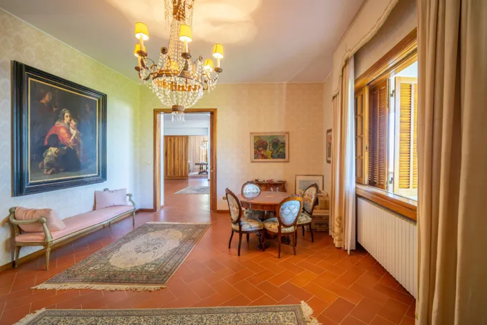Image No.17-5 Bed Villa for sale