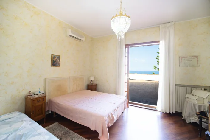 Image No.27-5 Bed Villa for sale