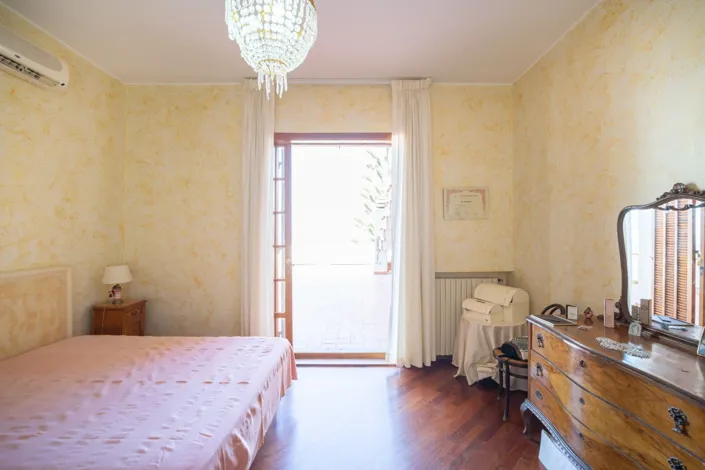 Image No.28-5 Bed Villa for sale