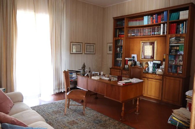 Image No.42-5 Bed Villa for sale