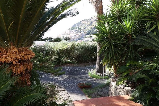 Image No.7-5 Bed Villa for sale
