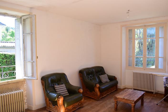 Image No.10-3 Bed House for sale