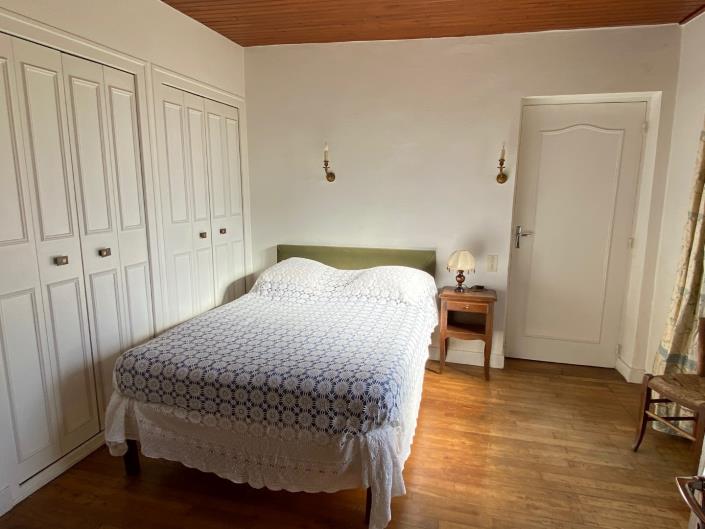 Image No.10-6 Bed Country Property for sale