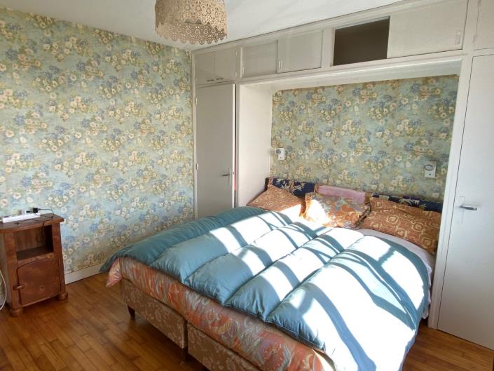 Image No.19-6 Bed Country Property for sale