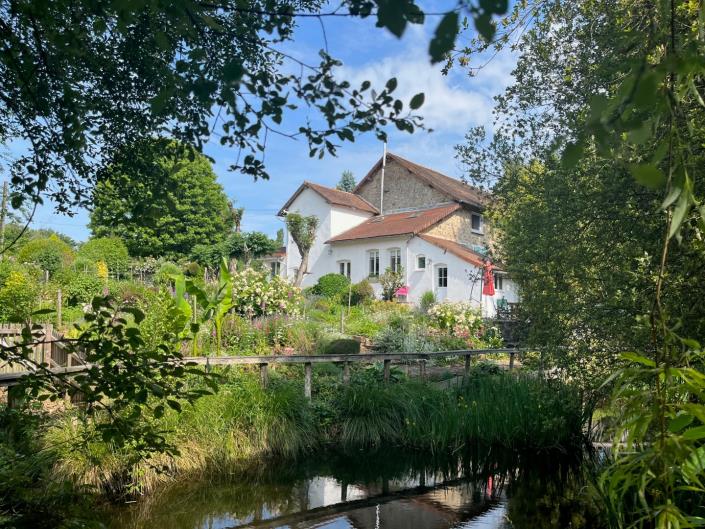 Image No.2-4 Bed Farmhouse for sale