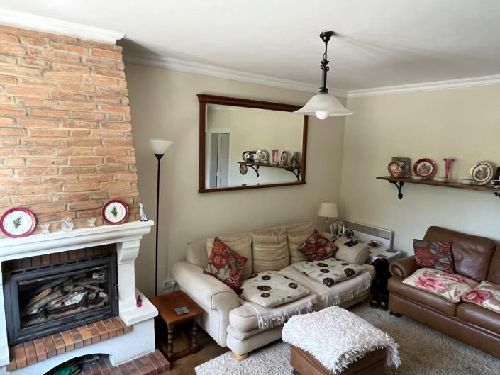 Image No.13-4 Bed Farmhouse for sale