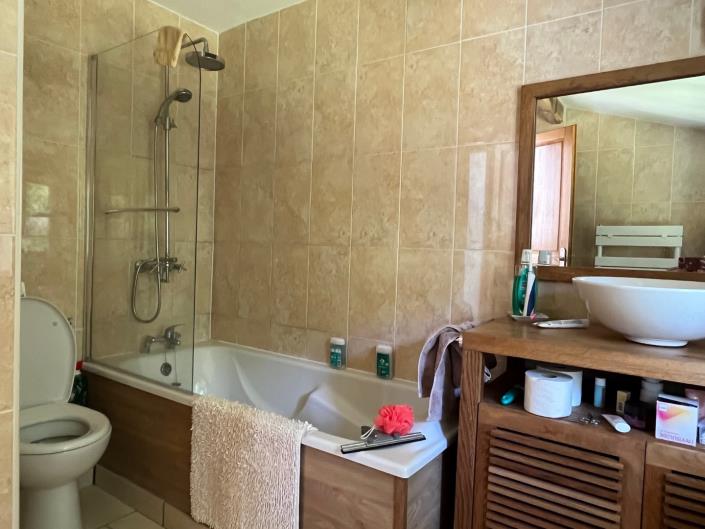 Image No.16-4 Bed Farmhouse for sale