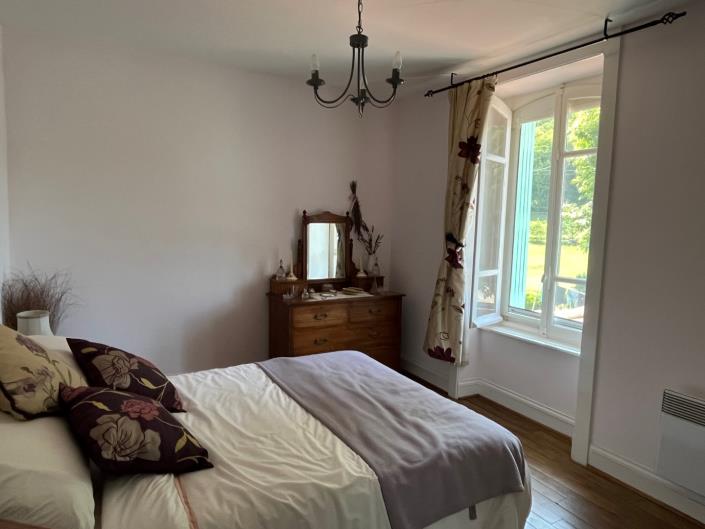 Image No.17-4 Bed Farmhouse for sale