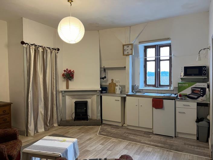 Image No.11-5 Bed Commercial for sale