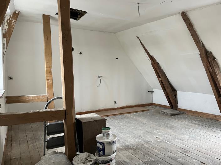 Image No.18-5 Bed Commercial for sale