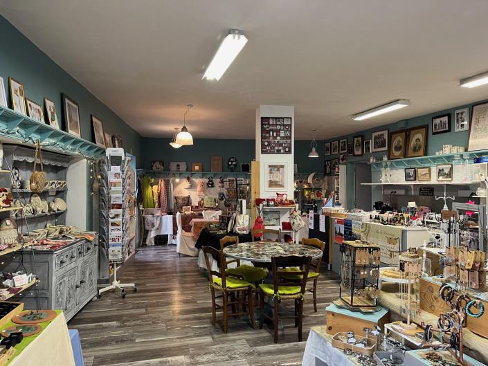 Image No.3-5 Bed Commercial for sale