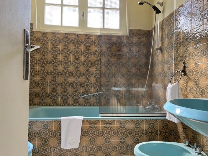 Image No.20-11 Bed House for sale