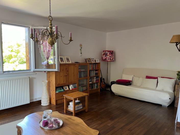 Image No.10-2 Bed Country Property for sale