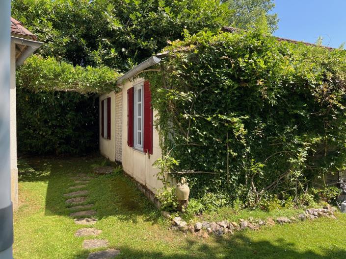 Image No.15-2 Bed Country Property for sale