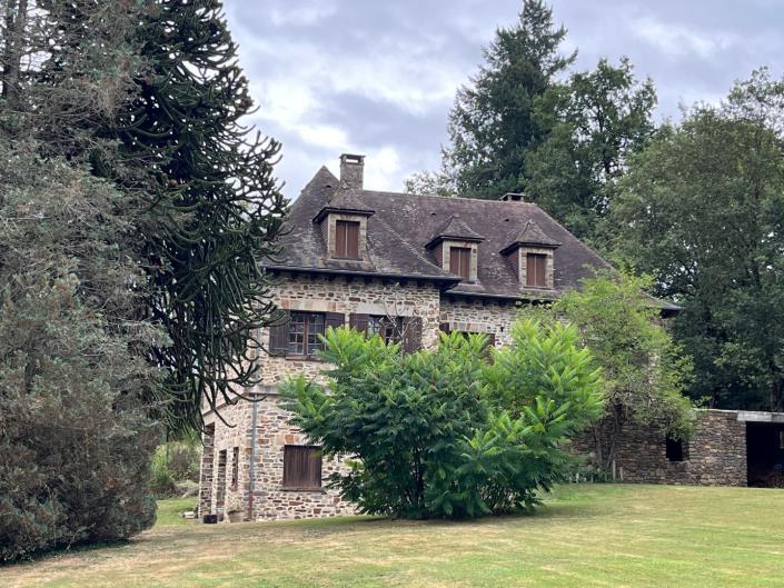 Image No.2-4 Bed Village House for sale