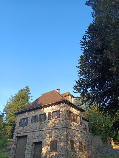 Image No.5-4 Bed Village House for sale