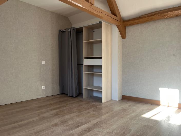 Image No.10-3 Bed Country Property for sale