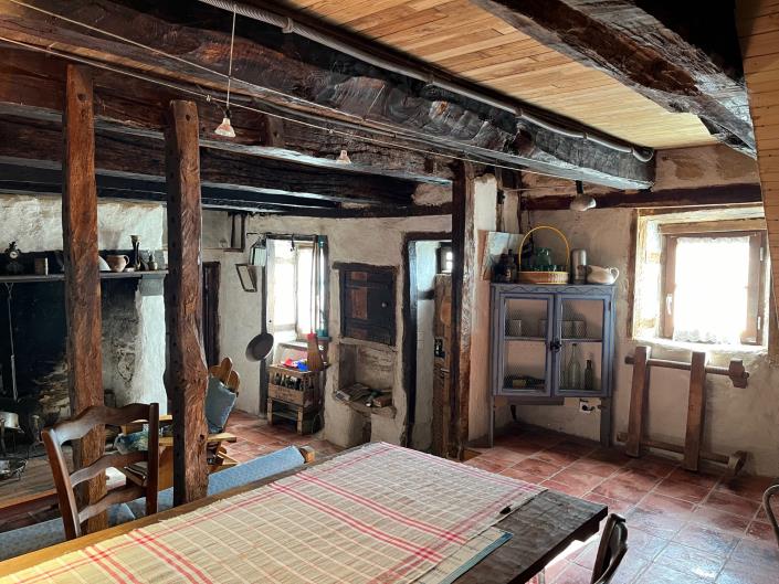 Image No.11-2 Bed Country Property for sale