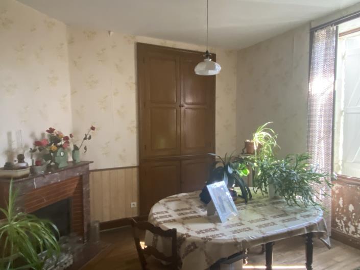 Image No.10-4 Bed Farmhouse for sale