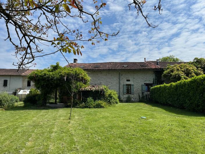 Image No.3-Maison de campagne de 4 chambres à vendre à Ribérac