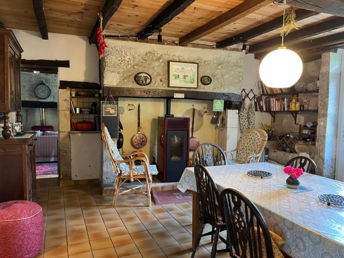 Image No.6-Maison de campagne de 4 chambres à vendre à Ribérac