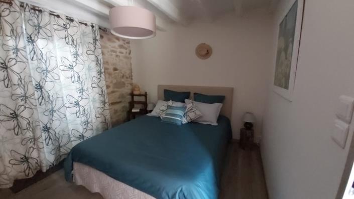 Image No.32-6 Bed Country Property for sale