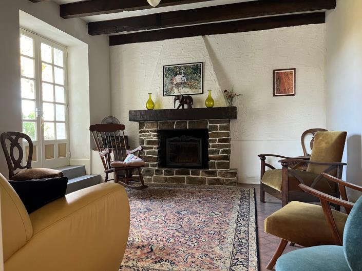 Image No.10-2 Bed Farmhouse for sale