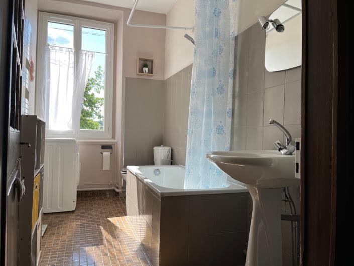 Image No.9-Maison de village de 2 chambres à vendre à Jumilhac-le-Grand