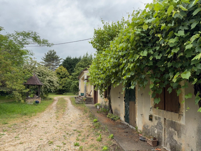Image No.17-3 Bed Farmhouse for sale