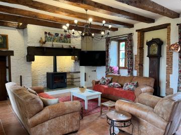 6441_immo_berthou_angoisse_fermette_perigourdine_renovee_piscine_terrain_vues_grange_campagne--11-