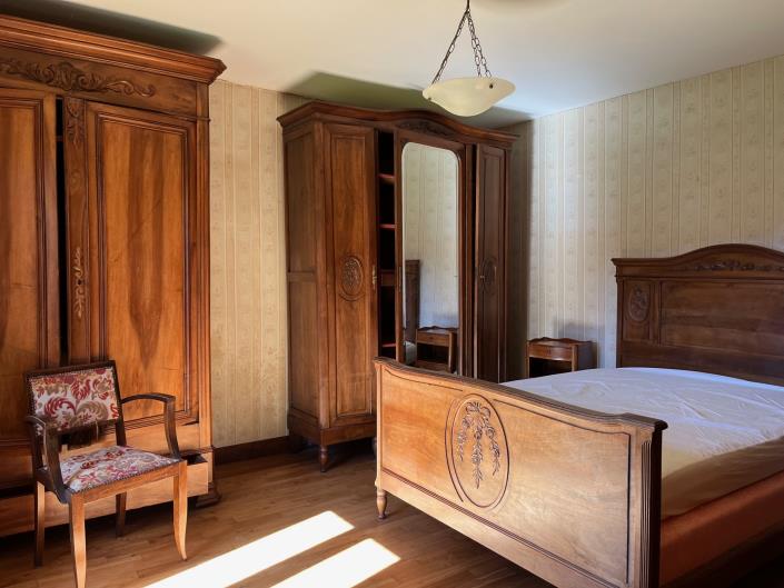 Image No.8-1 Bed Country Property for sale