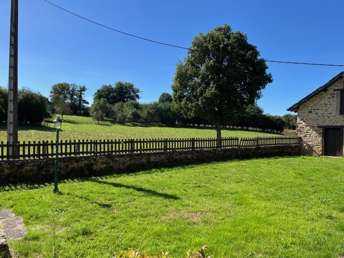 Image No.10-1 Bed Country Property for sale