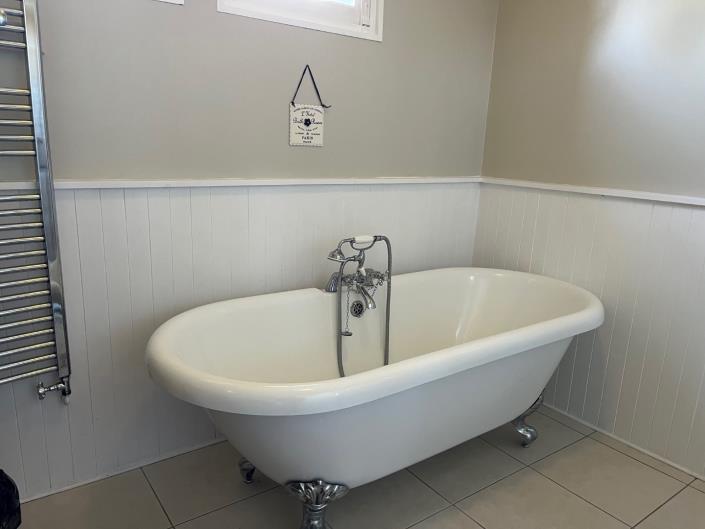 Image No.31-5 Bed Country Property for sale