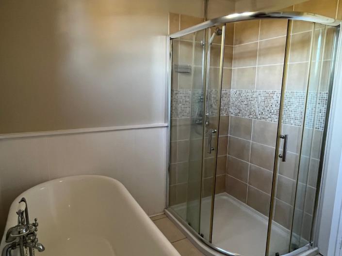 Image No.32-5 Bed Country Property for sale