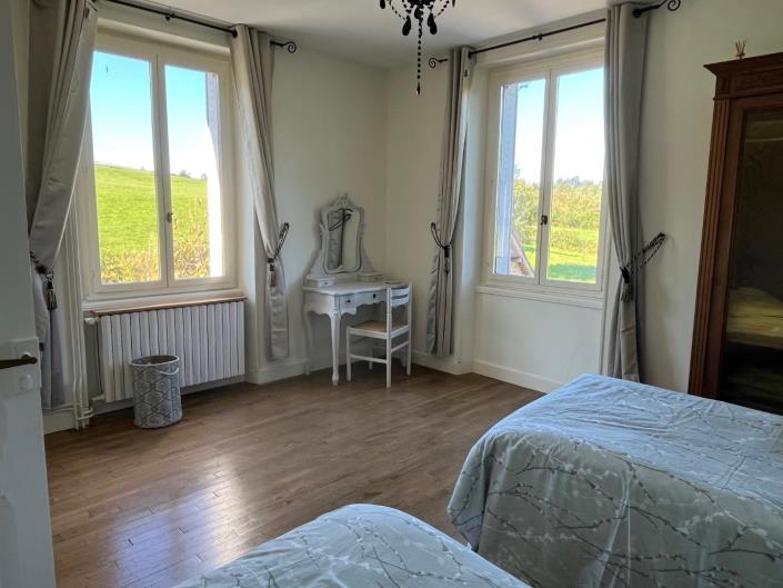 Image No.40-5 Bed Country Property for sale