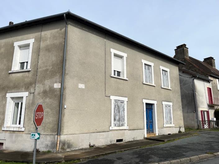 Image No.4-8 Bed Property for sale