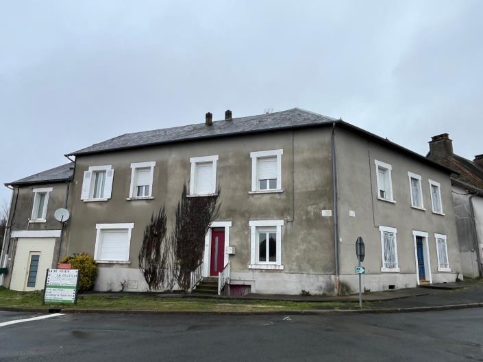 Image No.10-8 Bed Property for sale