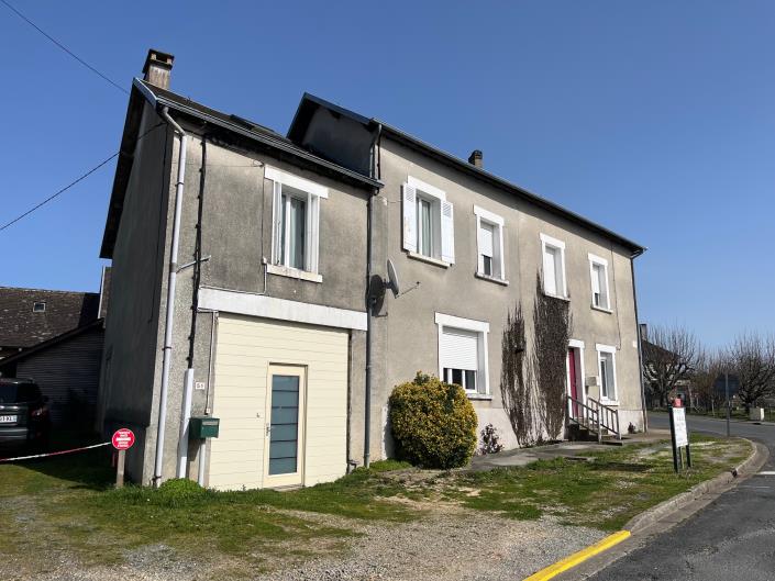 Image No.3-8 Bed Property for sale